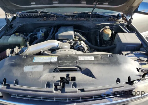 2000 Chevrolet Silverado K2500 из США, поврежденный, VIN 1GCGK29U9YE263693